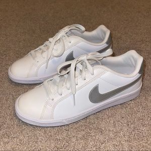 Nike Court Majestic Sneaker